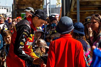 Lowndes hints at Mostert being his successor