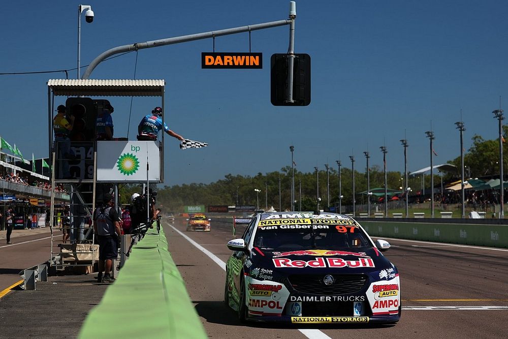 Race winner Shane van Gisbergen, Triple Eight Race Engineering Holden
