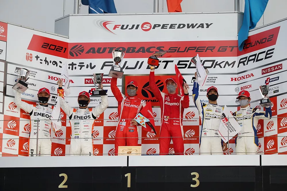 GT500 podium