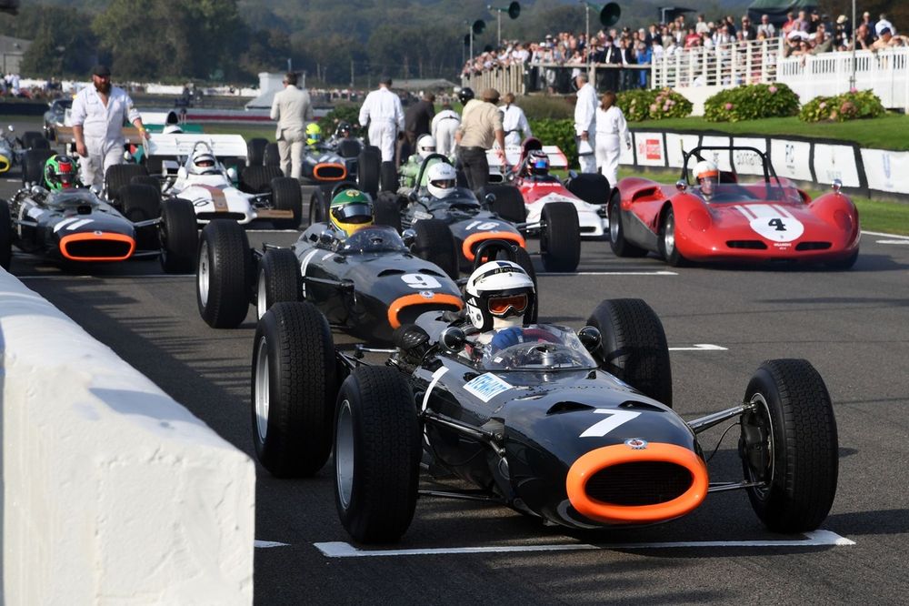 F1スターとモータースポーツのレジェンドが2025年グッドウッド・リバイバルに集結