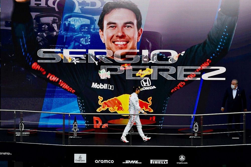 Podio: tercer lugar Sergio Pérez, Red Bull Racing