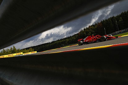 Raikkonen completa un viernes teñido de rojo en Bélgica