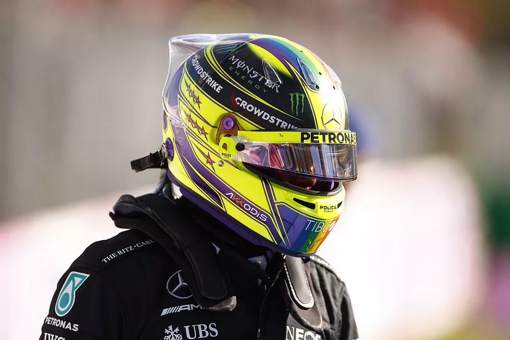 Lewis Hamilton, Mercedes AMG, en el Parc Ferme tras la clasificaci&oacute;n