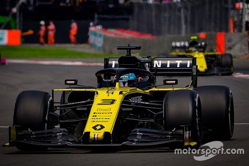 Daniel Ricciardo, Renault F1 Team R.S.19, Nico Hulkenberg, Renault F1 Team R.S.19