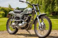 Steve McQueen dise&ntilde;&oacute; esta moto desert racer; ahora busca due&ntilde;o