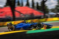 F2 Imola: Colapinto adelanta en la &uacute;ltima vuelta Aron y gana la sprint