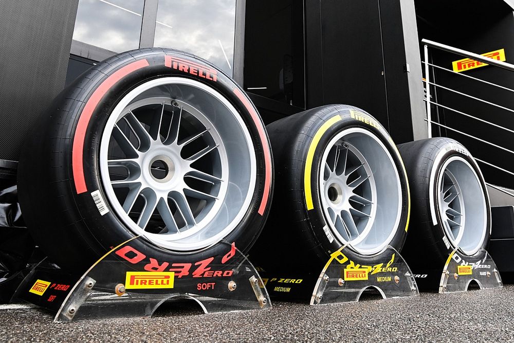 Tyres outside of the Pirelli motorhome
