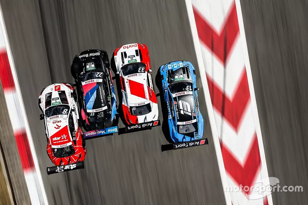 Autom&oacute;viles de Robert Kubica, Orlen Team ART, BMW M4 DTM, Lucas Auer, BMW Team RMG, BMW M4 DTM, Ren&eacute; Rast, Audi Sport Team Rosberg, Audi RS 5 DTM, Fabio Scherer, Audi Sport Team WRT, Audi RS 5 DTM