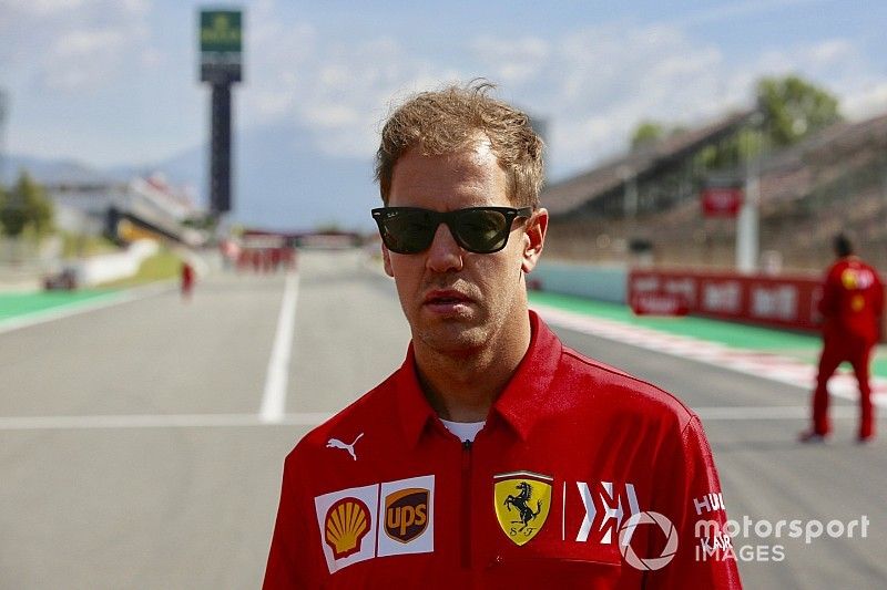 Sebastian Vettel, Ferrari, camina por el circuito