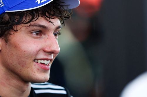 F1: Mercedes revela tempo que dará para Antonelli antes de cobrar resultados