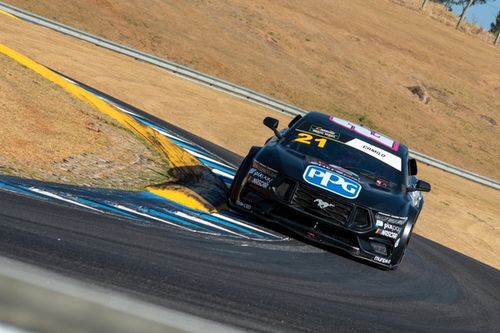 NASCAR Brasil: Camilo supera Barrichello e conquista pole no Velocitta