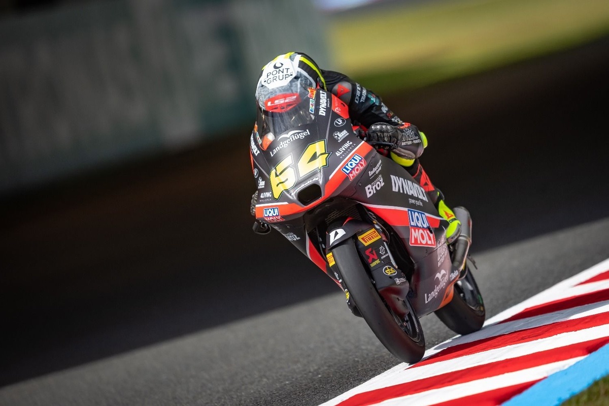 Moto3 Motegi: David Muñoz arriesga con la lluvia y gana con solvencia sobre Rueda 