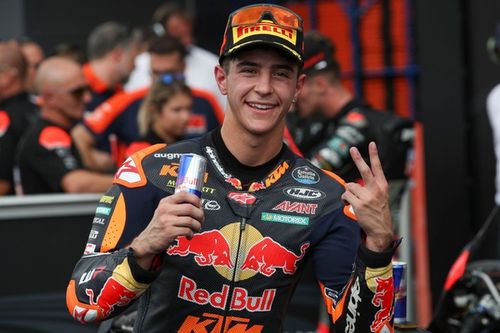 José António Rueda conquista título da Moto3 em corrida encerrada em bandeira vermelha