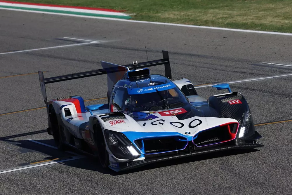 #15 BMW M Team WRT BMW M Hybrid V8: Dries Vanthoor, Raffaele Marciello, Marco Wittmann