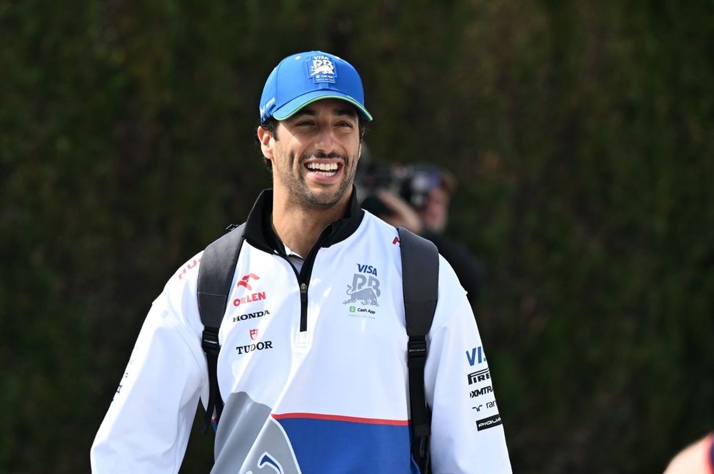 Daniel Ricciardo, Visa Cash App RB F1 Team, arriving in the paddock