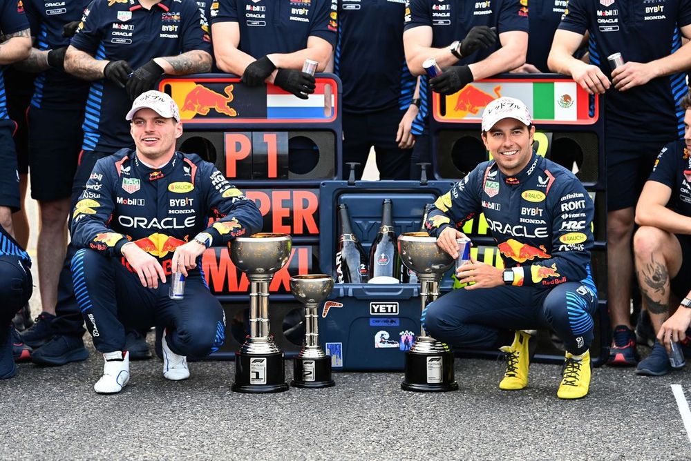 Max Verstappen, Red Bull Racing, Sergio Pérez, Red Bull Racing con el equipo
