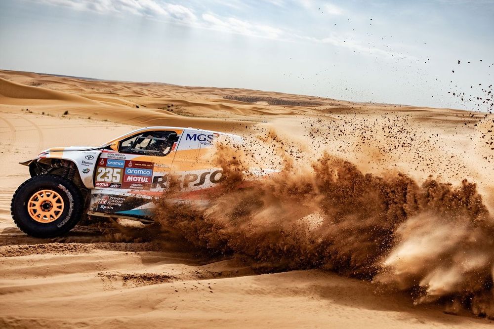 #235 Repsol Toyota Rally Team Toyota Hilux Overdrive: Isidre Esteve, Jose Maria Villalobos Valcarcel