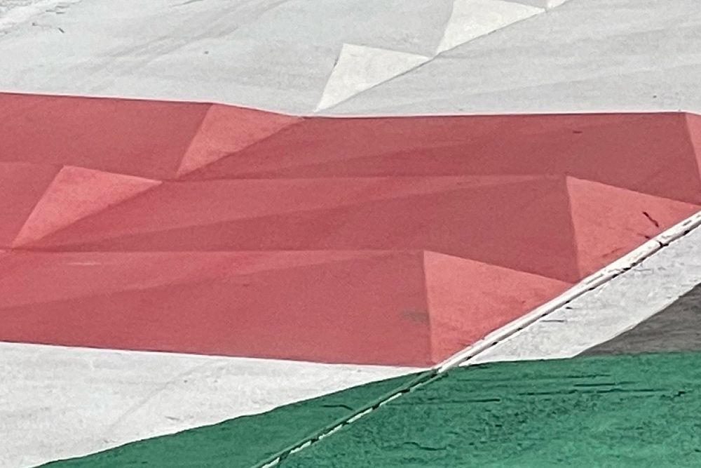 Detalle de los bordillos del circuito de Yas Marina, salida de la curva 5