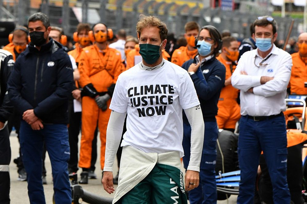 Sebastian Vettel, Aston Martin, on the grid