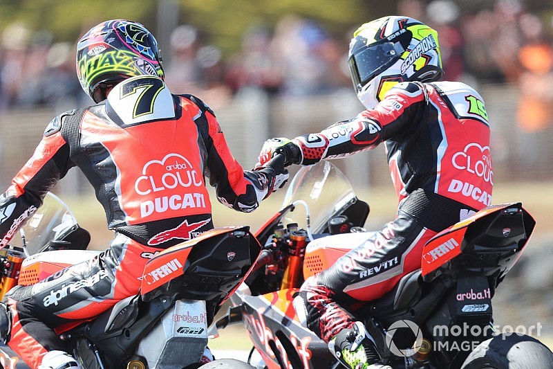 Galería: el 'hattrick' en el triunfal estreno de Bautista en el WorldSBK
