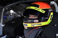 Penske lidera la primera en Bristol y Suárez en 9°