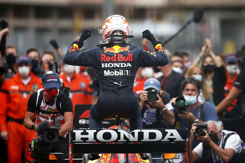 Race winner Max Verstappen, Red Bull Racing RB16B