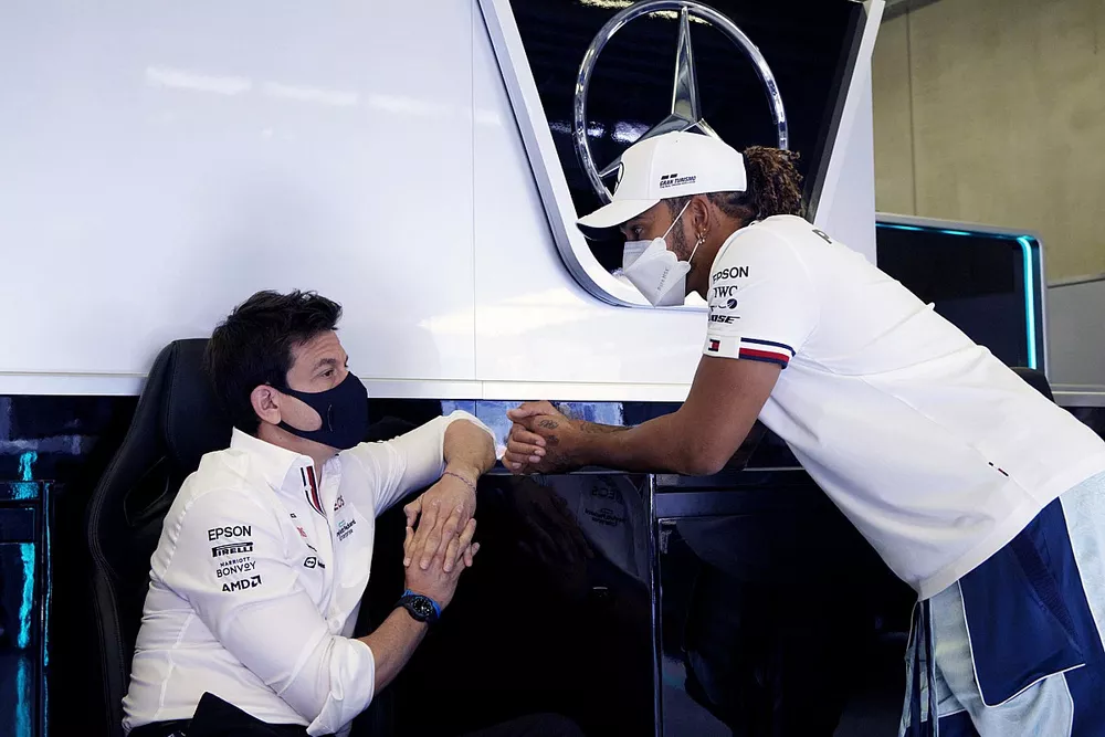 Lewis Hamilton, Mercedes, avec Toto Wolff, team principal et PDG de Mercedes AMG