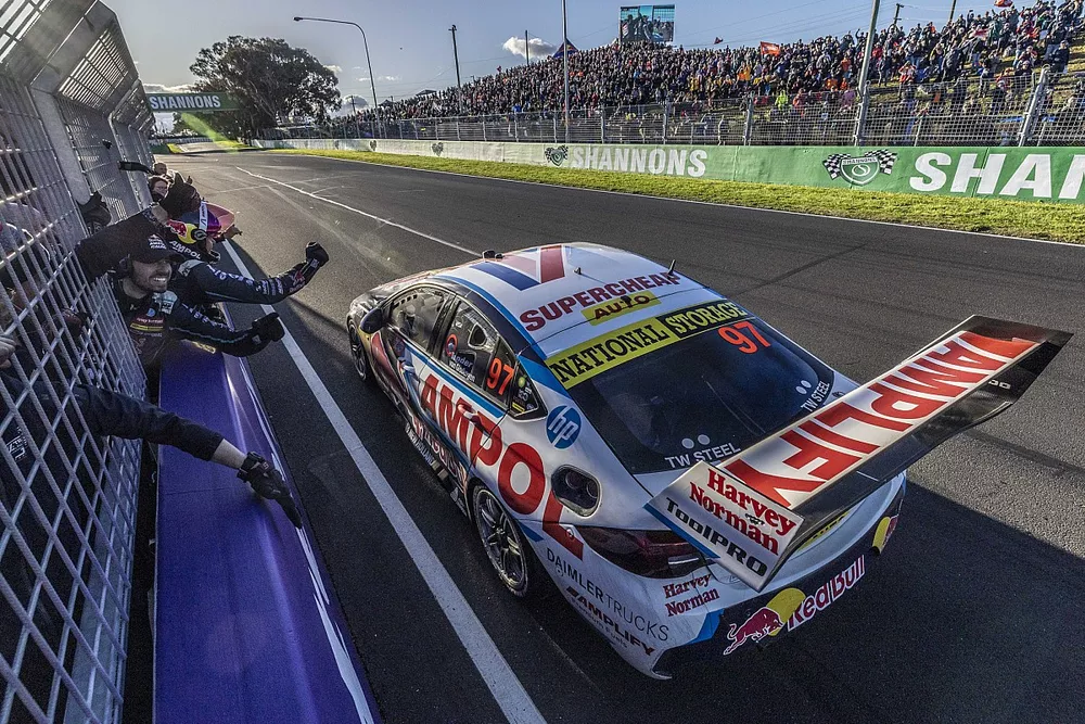 Shane van Gisbergen, Garth Tander, Triple Eight Race Engineering Holden
