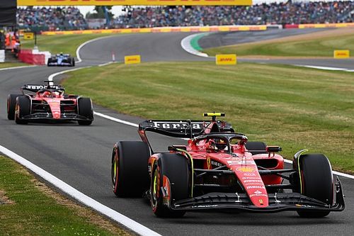 Leclerc: mensaje de radio sobre Sainz "más agresivo de lo debido"