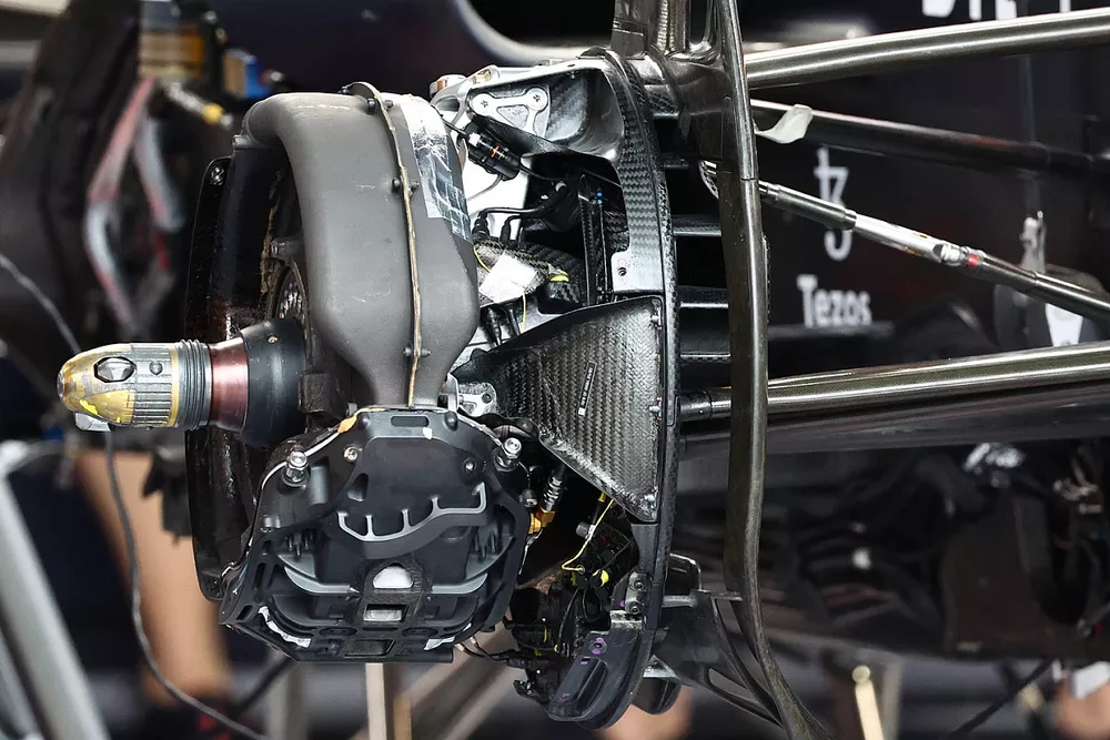 Dettaglio della pinza dei freni Red Bull Racing RB18