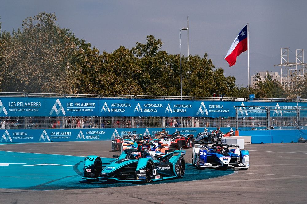 Mitch Evans, Jaguar Racing, Jaguar I-Type 4 Maximilian G&uuml;nther, BMW I Andretti Motorsports, BMW iFE.20, Pascal Wehrlein, Mahindra Racing, M6Electro at the start