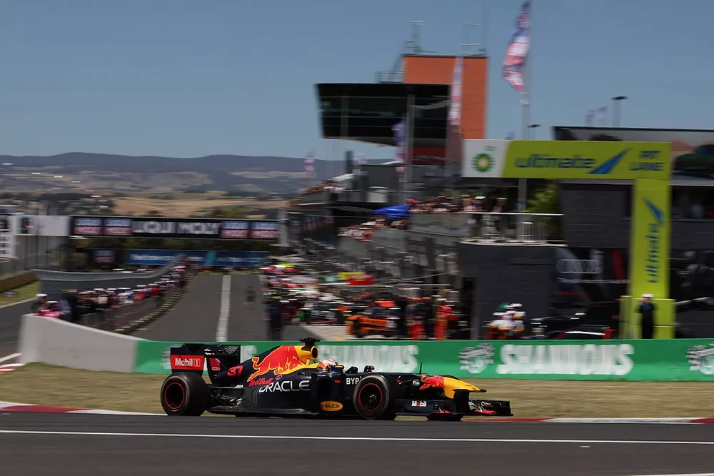 Liam Lawson, Red Bull RB7