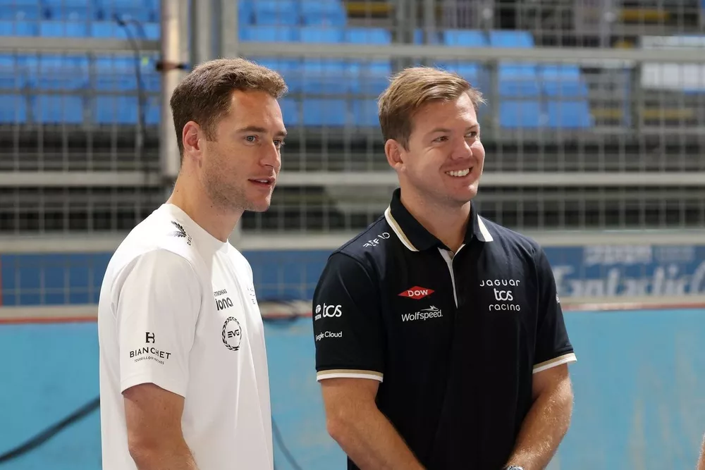 Pascal Wehrlein, TAG Heuer Porsche Formula E Team, Nick Cassidy, Jaguar TCS Racing, Oliver Rowland, Nissan Formula E Team
