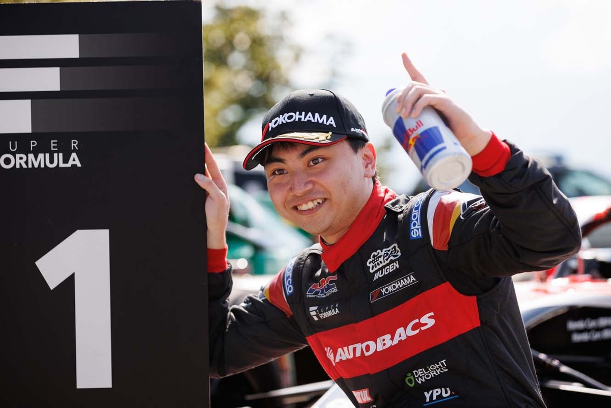 今度こそ初優勝なるか？ 岩佐歩夢が今季初ポール獲得｜スーパー