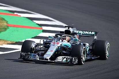 Hamilton fölényes sikere Bottas és Vettel előtt a Brit Nagydíj első edzésén