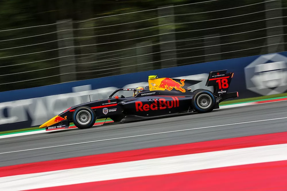Isack Hadjar, Hitech GP