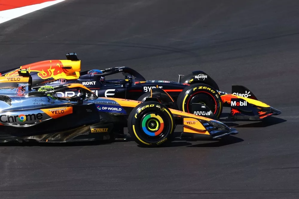 Lando Norris, McLaren MCL38, Max Verstappen, Red Bull Racing RB20