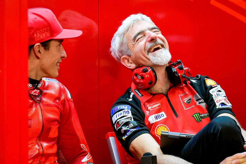 Marc M&aacute;rquez con Luigi Dall'lgna, General Manager Ducati Corse