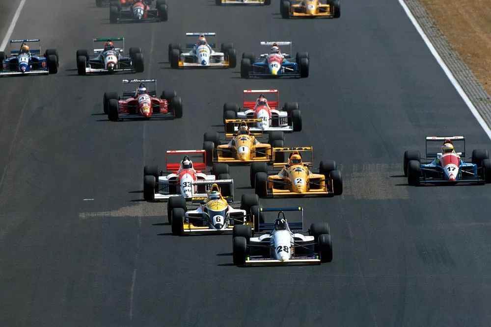 Damon Hill,  Middlebridge Racing Lola T90/50 Cosworth led the field at the start