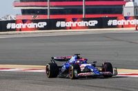 Ricciardo lidera una enga&ntilde;osa FP1 de Bahrein; Alonso, el m&aacute;s r&aacute;pido con medios