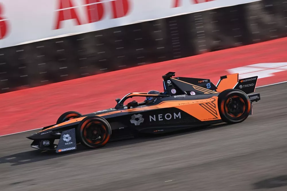 Sam Bird, NEOM McLaren Formula E Team, e-4ORCE 04