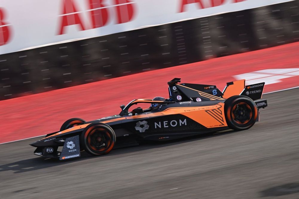 Sam Bird, NEOM McLaren Formula E Team, e-4ORCE 04