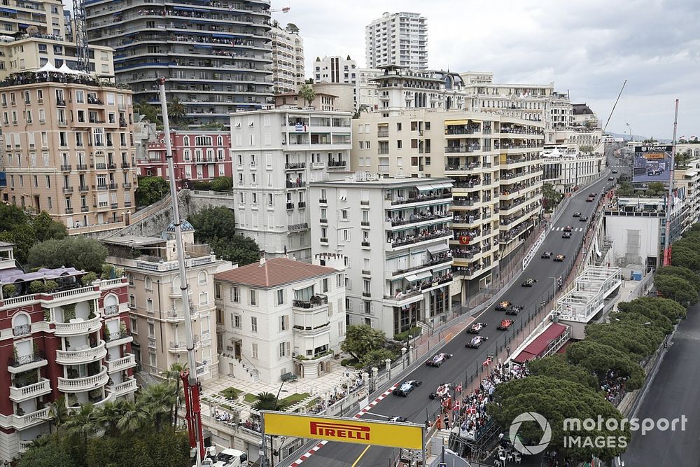 Lewis Hamilton, Mercedes AMG F1 W10, leads the field at the start