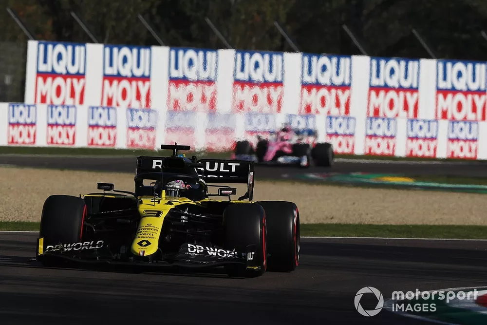Daniel Ricciardo, Renault F1 Team R.S.20, Sergio Perez, Racing Point RP20