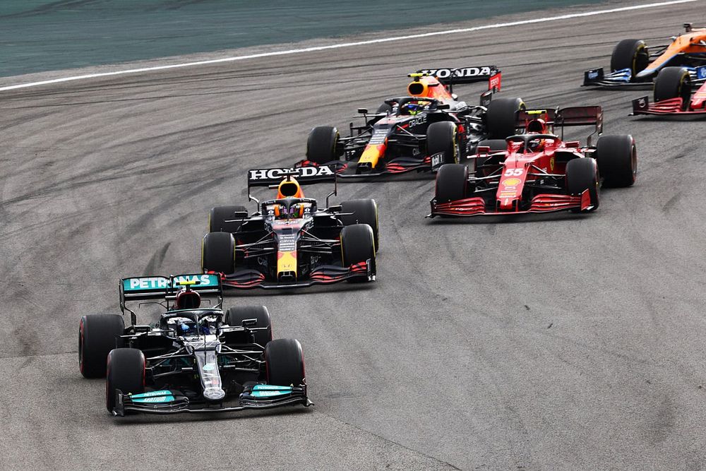 Valtteri Bottas, Mercedes W12, Max Verstappen, Red Bull Racing RB16B, Carlos Sainz Jr., Ferrari SF21, and Sergio Perez, Red Bull Racing RB16B