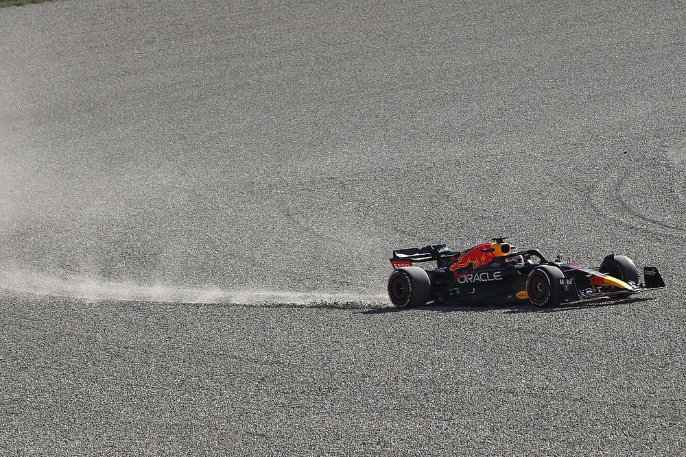 Max Verstappen, Red Bull Racing RB18, in the gravel