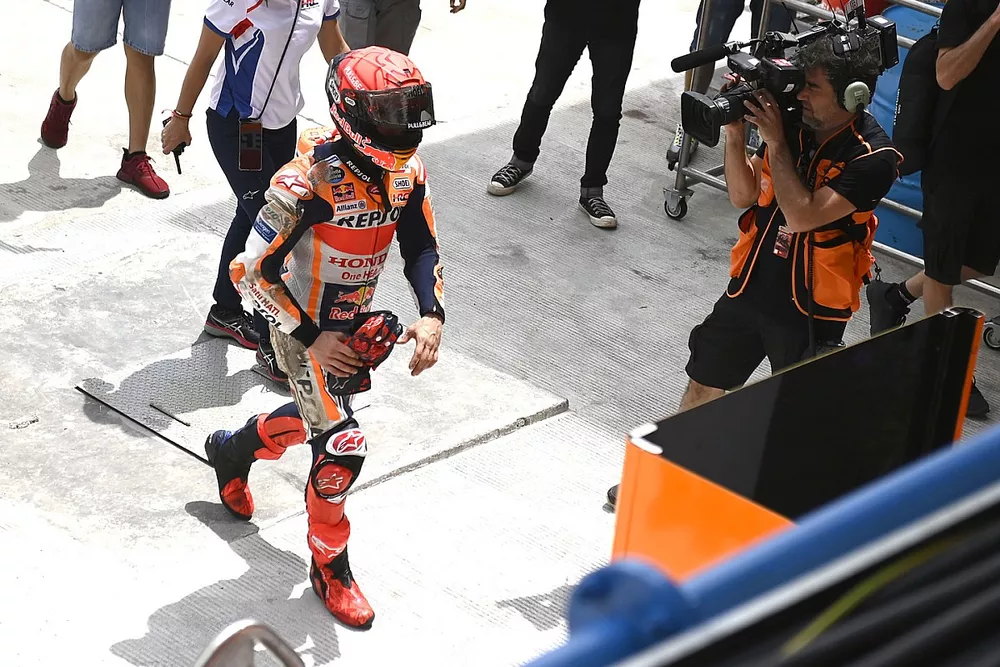 Marc Marquez, Repsol Honda Team apr&egrave;s son crash