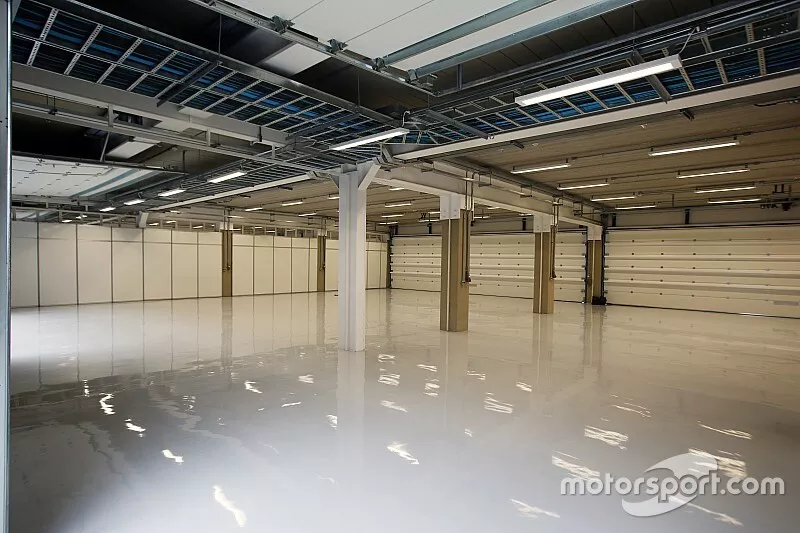 Vista interna novo box de Interlagos