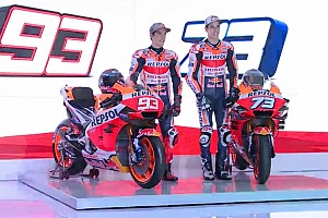 Los hermanos Márquez presentan la nueva Honda de MotoGP en Indonesia