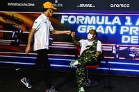 F1: Riccardo vê Hamilton "calando críticos" com vitórias no começo de 2021